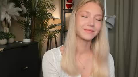 Snapshot of eternity_cuite chatting on 10, 7, 2026 Natalie online show from 10, 7, 2026