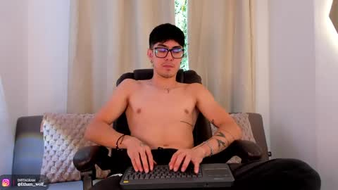 Snapshot of etham_wolf1 chatting on 29, 4, 2026 etham_wolf1 online show from 29, 4, 2026