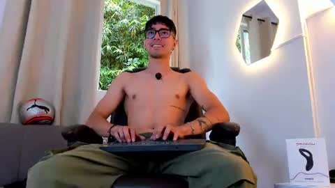etham_wolf1 online show from 23, 7, 2026