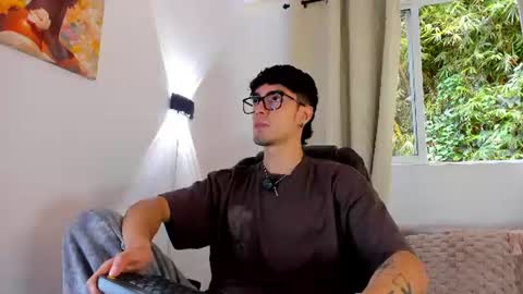 etham_wolf1 online show from 4, 8, 2026