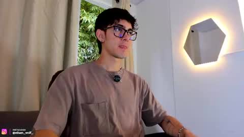 etham_wolf1 online show from 6, 8, 2026