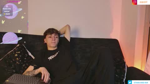 Snapshot of ethan_and_ava chatting on 5, 2, 2026 ethan and ava online show from 5, 2, 2026