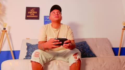 Snapshot of ethan_caleb chatting on 25, 5, 2026 ethan online show from 25, 5, 2026