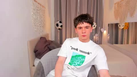Snapshot of ethan_crowe chatting on 9, 7, 2026 Ethan online show from 9, 7, 2026