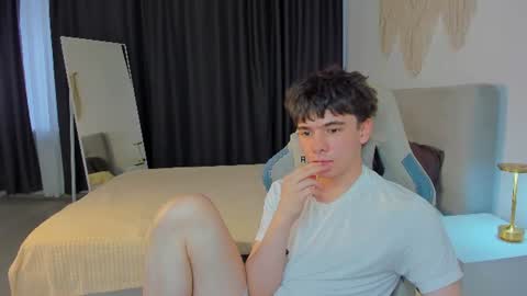 Snapshot of ethan_crowe chatting on 22, 7, 2026 Ethan online show from 22, 7, 2026