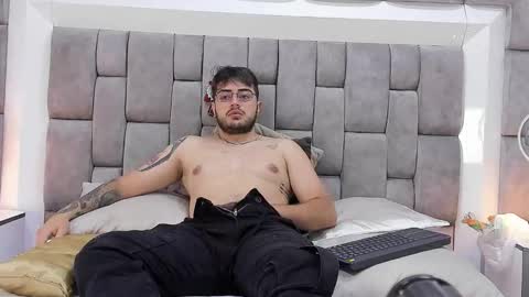 ethan_greys online show from 26, 11, 2025