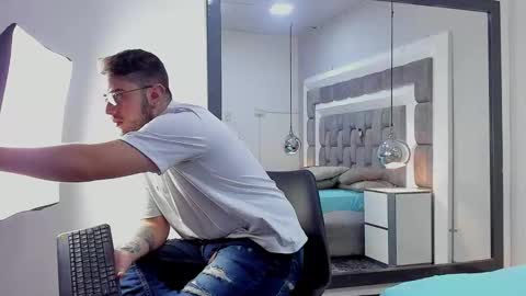 ethan_greys online show from 27, 11, 2025