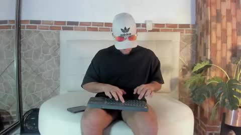 Snapshot of ethan_helmut chatting on 2, 12, 2024 ethan helmut online show from 2, 12, 2024
