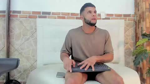 Snapshot of ethan_helmut chatting on 7, 12, 2024 ethan helmut online show from 7, 12, 2024