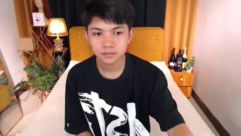 Snapshot of ethan_lauren chatting on 30, 4, 2026 ethan_lauren online show from 30, 4, 2026