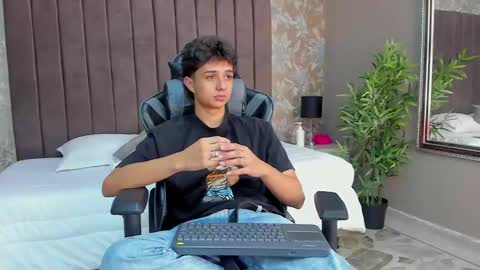 ethanlowell online show from 30, 10, 2025