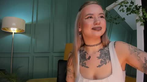 Snapshot of eva__angelic chatting on 2, 12, 2024 Eva online show from 2, 12, 2024