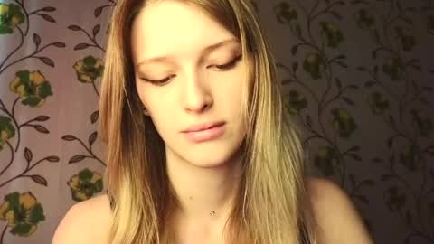 Snapshot of eva_eyre chatting on 12, 5, 2026 Evvie online show from 12, 5, 2026