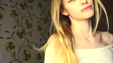Snapshot of eva_eyre chatting on 17, 5, 2026 Evvie online show from 17, 5, 2026