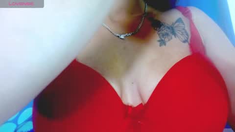 Snapshot of eva_hoot1 chatting on 27, 4, 2026 EVA online show from 27, 4, 2026