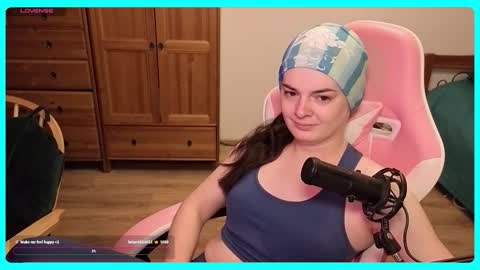 Snapshot of eva_katt chatting on 4, 10, 2025 Gamer Katt online show from 4, 10, 2025