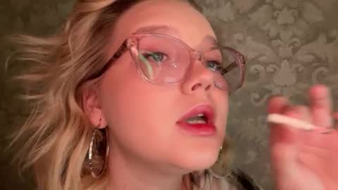 Snapshot of eva_kittenn chatting on 16, 10, 2025 eva_kittenn online show from 16, 10, 2025