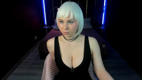 Snapshot of eva_lawrence chatting on 31, 5, 2026 Eva online show from 31, 5, 2026