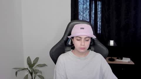 Snapshot of eva_monn chatting on 14, 1, 2025 eva_monn online show from 14, 1, 2025