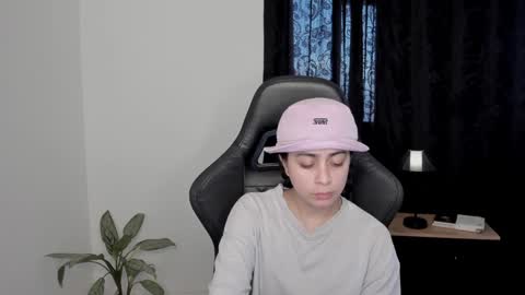 Snapshot of eva_monn chatting on 14, 1, 2025 eva_monn online show from 14, 1, 2025