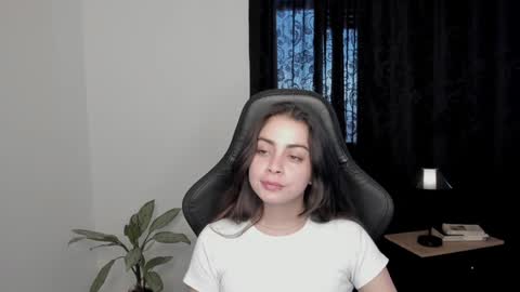 Snapshot of eva_monn chatting on 16, 1, 2025 eva_monn online show from 16, 1, 2025