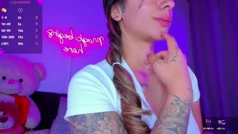 Eva Shinee online show from 15, 10, 2025