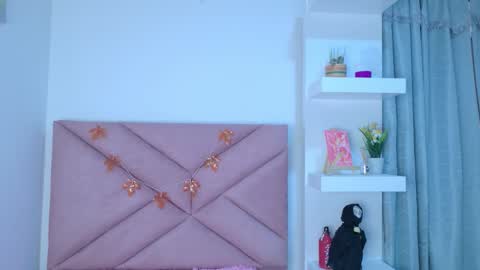 Eva Sin online show from 4, 12, 2025