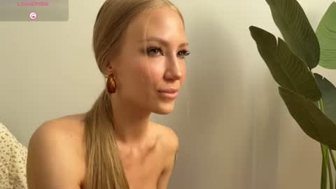 Snapshot of eva_vex chatting on 9, 6, 2026 Hello Im Eva online show from 9, 6, 2026