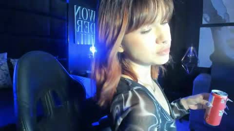 MISS EVY online show from 19, 4, 2026