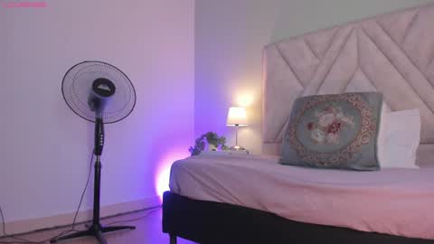 Snapshot of evaa_mills chatting on 28, 5, 2026 Eva online show from 28, 5, 2026