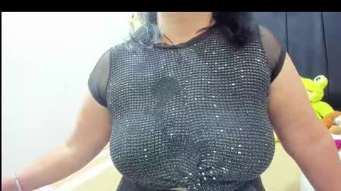 Snapshot of evaaross chatting on 1, 12, 2025 Eva online show from 1, 12, 2025