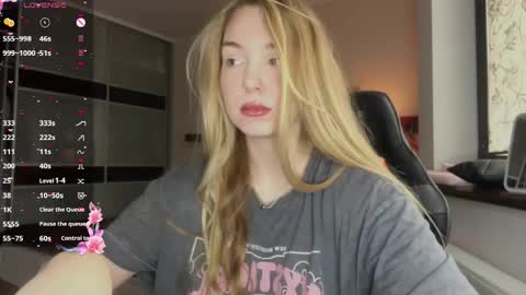 Snapshot of evacarter1 chatting on 21, 10, 2025 evacarter1 online show from 21, 10, 2025