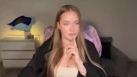 Snapshot of evajuly chatting on 14, 7, 2026 Eva online show from 14, 7, 2026