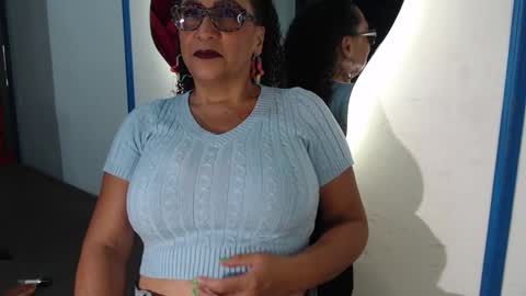 Eva Mills online show from 5, 2, 2025