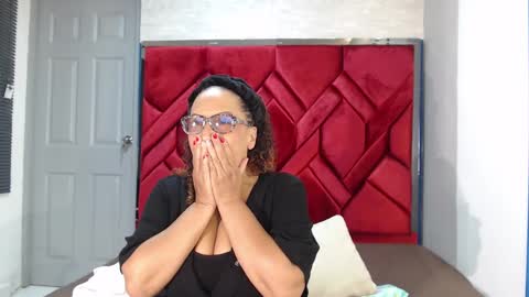 Eva Mills online show from 5, 3, 2025