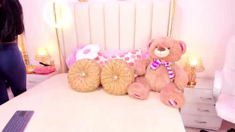 evangelin_ts online show from 10, 11, 2025