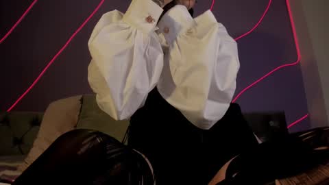 Snapshot of evangeline_bell chatting on 24, 12, 2024 Eva online show from 24, 12, 2024