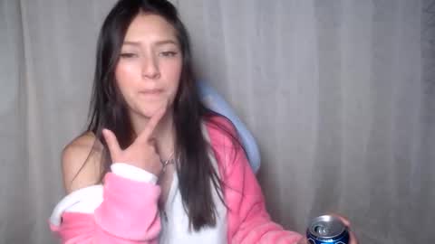 Snapshot of evangeline_petite chatting on 8, 6, 2026 eva online show from 8, 6, 2026