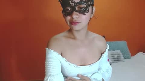 Snapshot of evangelinne_01 chatting on 16, 11, 2025 evangelinne_01 online show from 16, 11, 2025