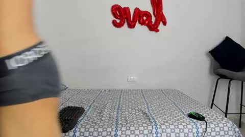 Snapshot of evans_collins24 chatting on 10, 10, 2025 Evans collins24 online show from 10, 10, 2025