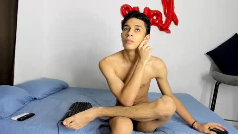 Snapshot of evans_collins24 chatting on 14, 10, 2025 Evans collins24 online show from 14, 10, 2025