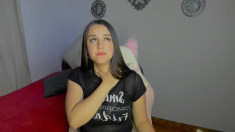 Snapshot of evans_hailey_15 chatting on 15, 2, 2025 hailey online show from 15, 2, 2025