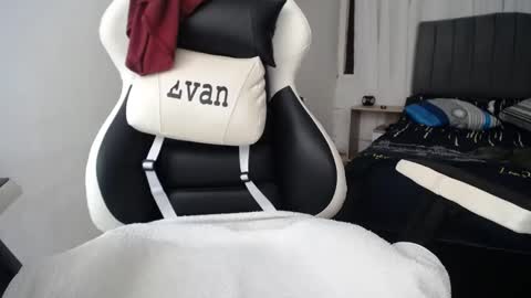 Snapshot of evans_king chatting on 3, 2, 2025 Evan online show from 3, 2, 2025