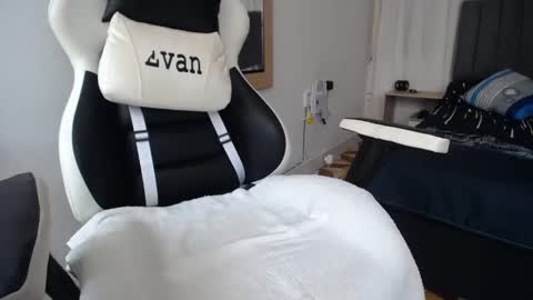 Snapshot of evans_king chatting on 22, 2, 2025 Evan online show from 22, 2, 2025