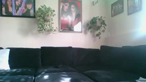 evanschris2048 online show from 12, 11, 2025