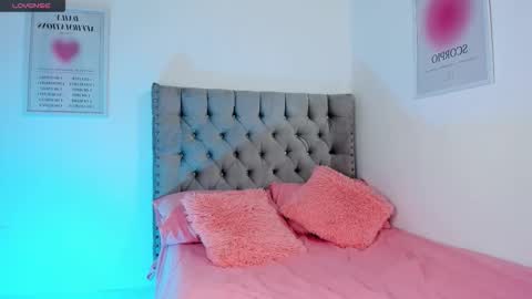 Eva Olimpo online show from 6, 11, 2025