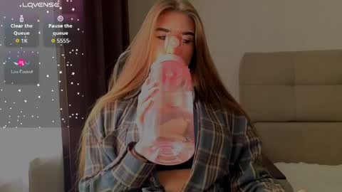 Snapshot of evapuff chatting on 2, 6, 2026 evapuff online show from 2, 6, 2026