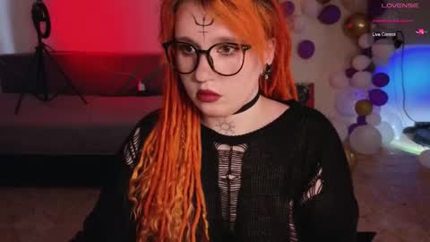 Snapshot of evaredmooon chatting on 18, 10, 2025 Moon online show from 18, 10, 2025