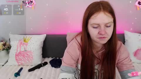 Snapshot of evarey_ chatting on 17, 5, 2026 Adelina online show from 17, 5, 2026