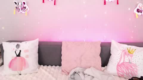 Snapshot of evarey_ chatting on 1, 6, 2026 Adelina online show from 1, 6, 2026